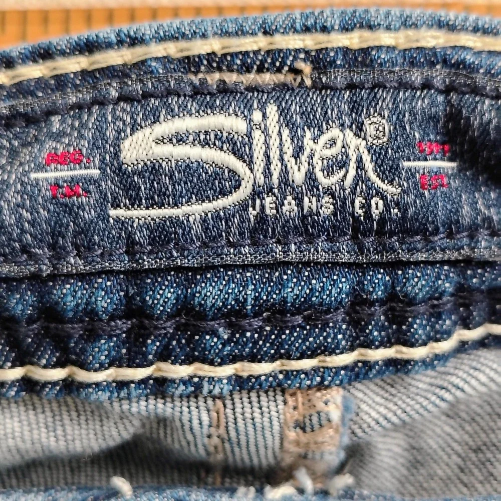 Silver Jeans Womens SZ 16 Elyse Capri Blue Denim Distressed Y2K Boho Western